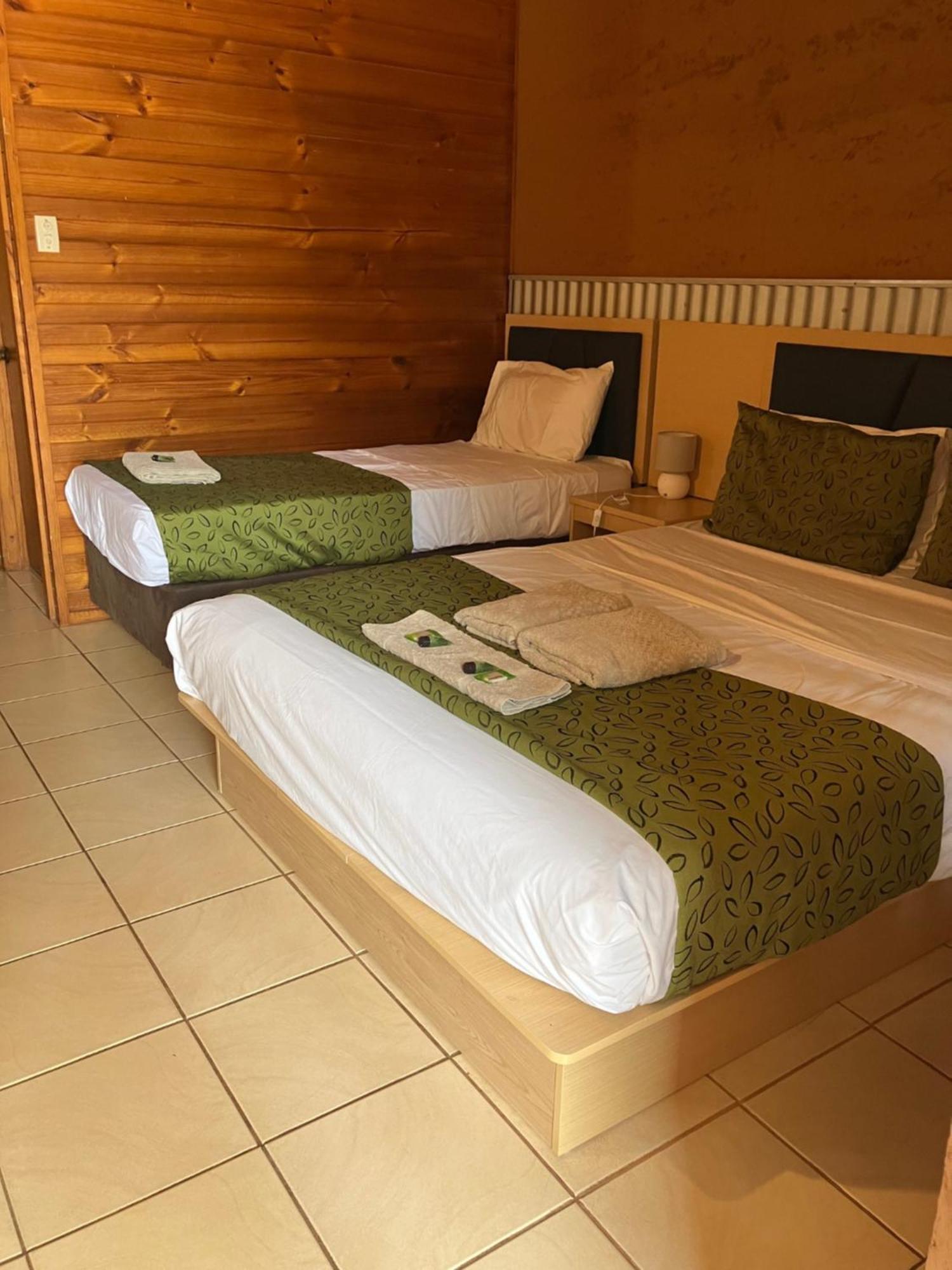 Territory Manor Motel & Caravan Park Mataranka Zewnętrze zdjęcie