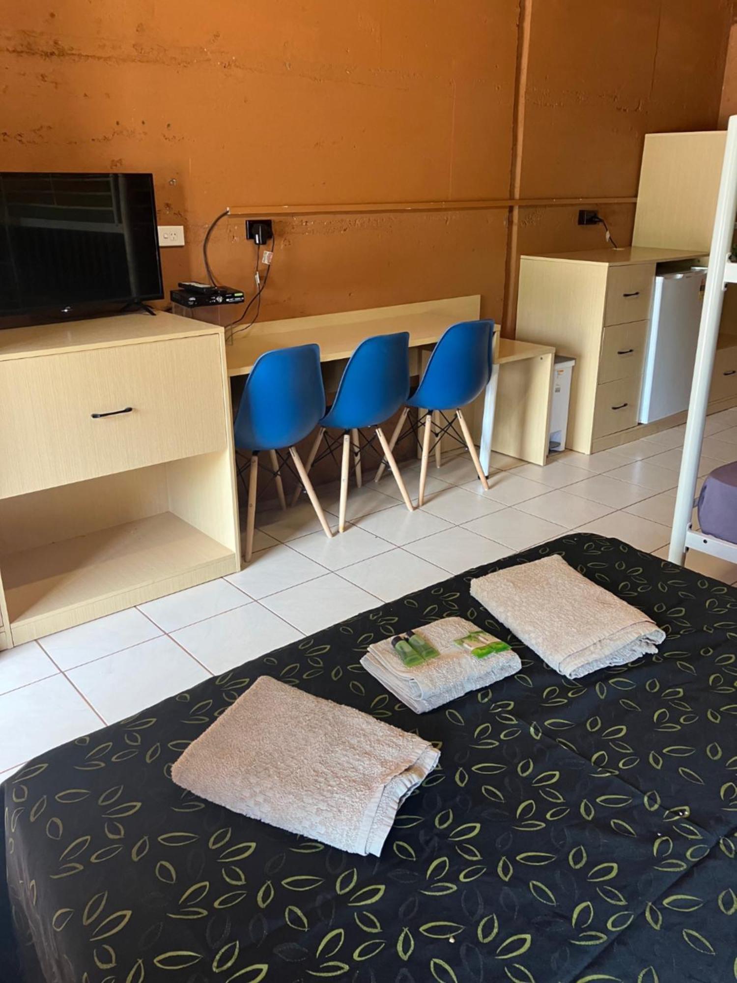 Territory Manor Motel & Caravan Park Mataranka Pokój zdjęcie