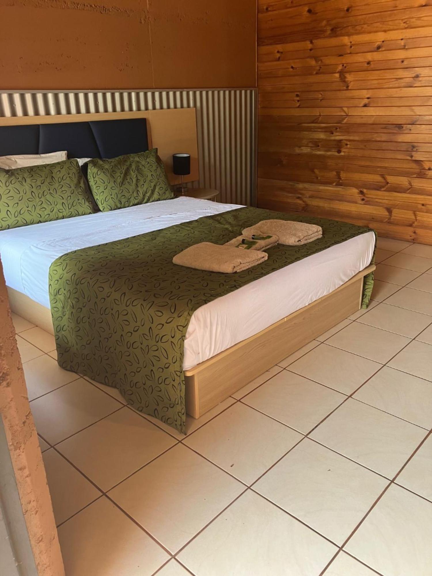 Territory Manor Motel & Caravan Park Mataranka Zewnętrze zdjęcie